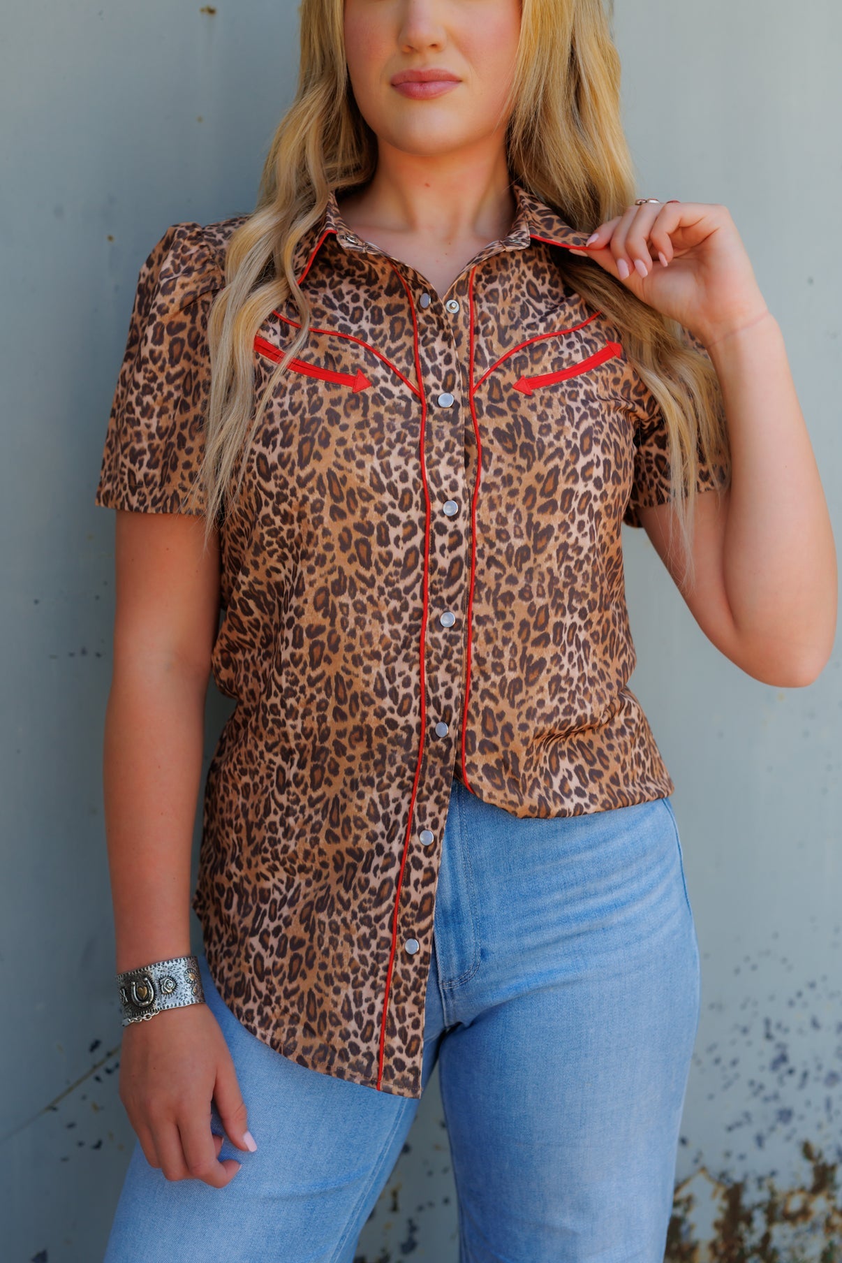 Leopard Pearl Snap Short Sleeve